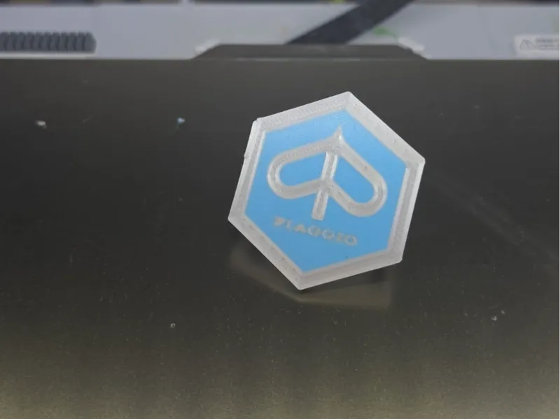 Piaggio MP3 Logo front with clips