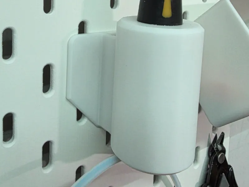 Craft knife mount for Ikea Skadis