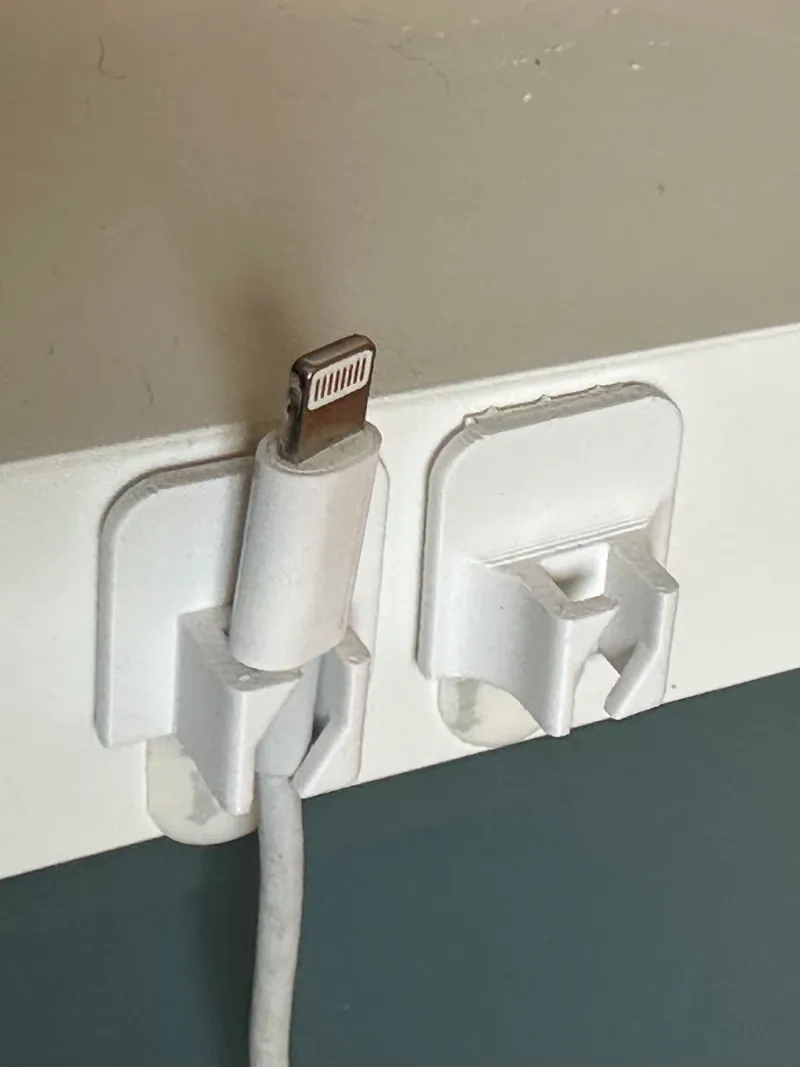 Simple Desk Cable Clip for USB or iPhone cable