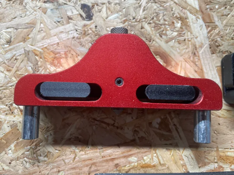 Holder for aluminium center finder