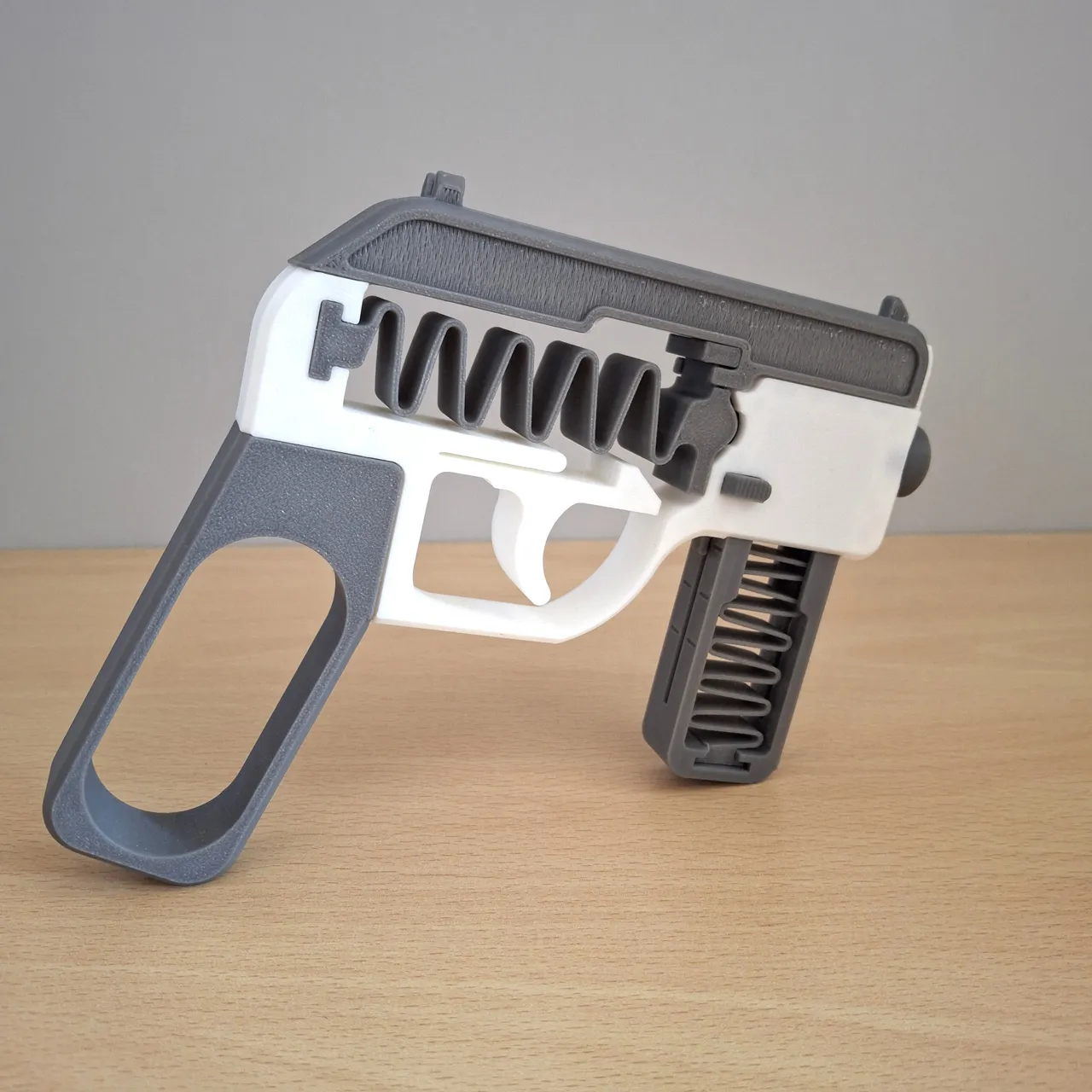 Spring Gun V5 - Shoots fake bullets with magazine view 4