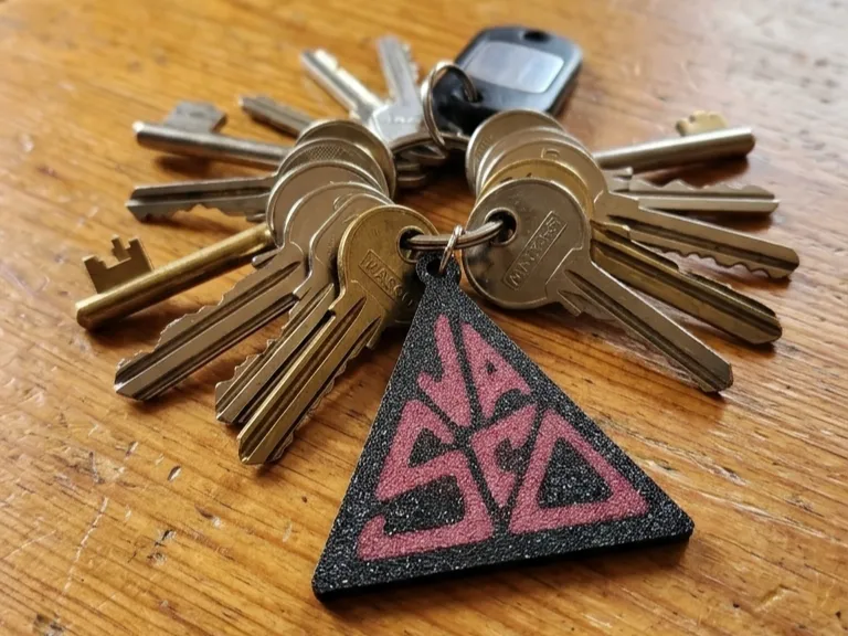 Vasco Rossi Logo Keyring – Fan Art