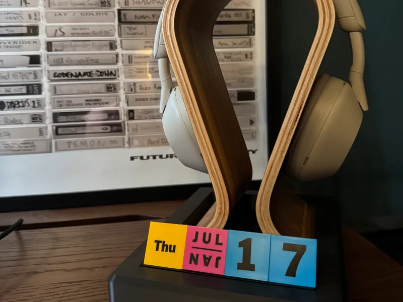 MoMA Calendar and Headphone Stand Holder