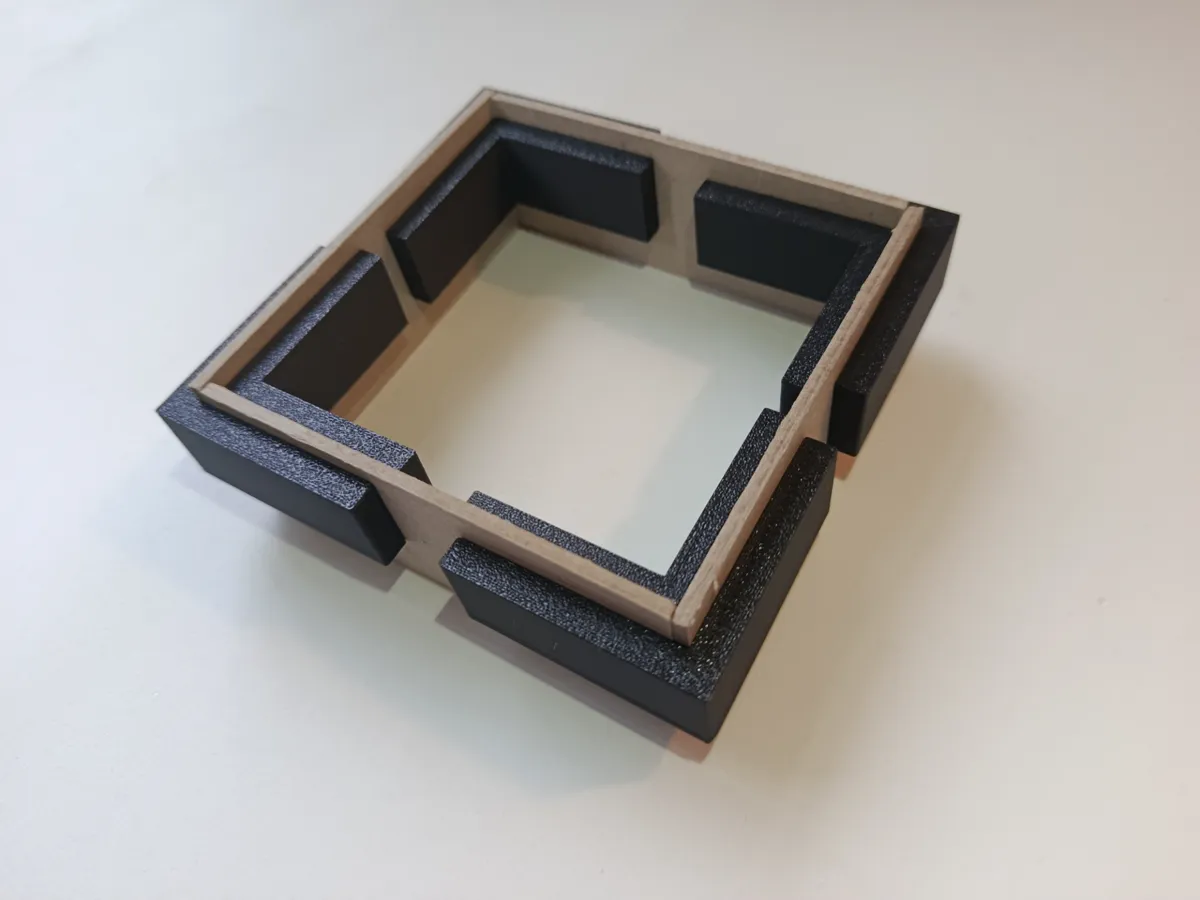 Gabarit magnétique d'angle pour reliure