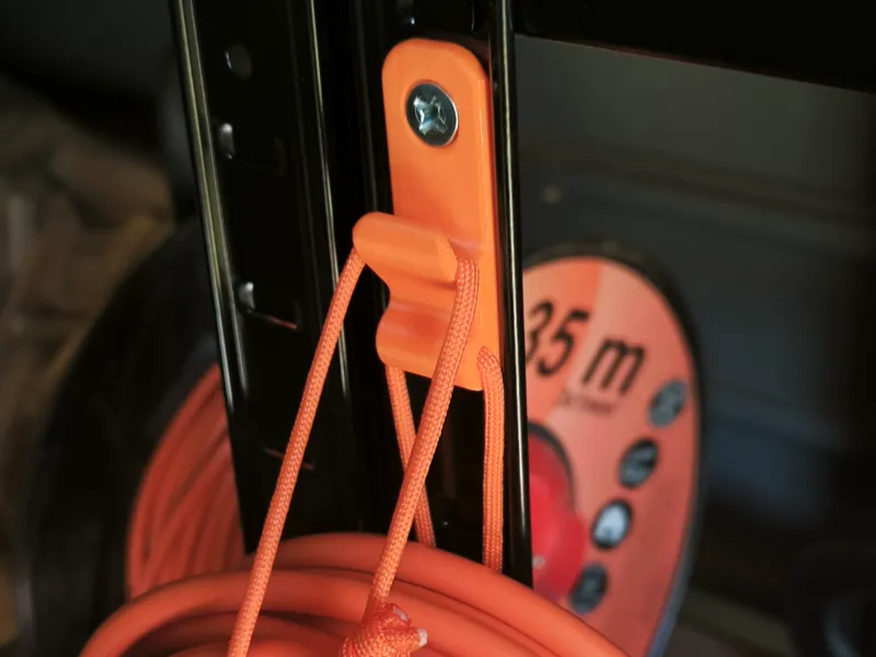 Garden Cable Hanger: for hang or for screw