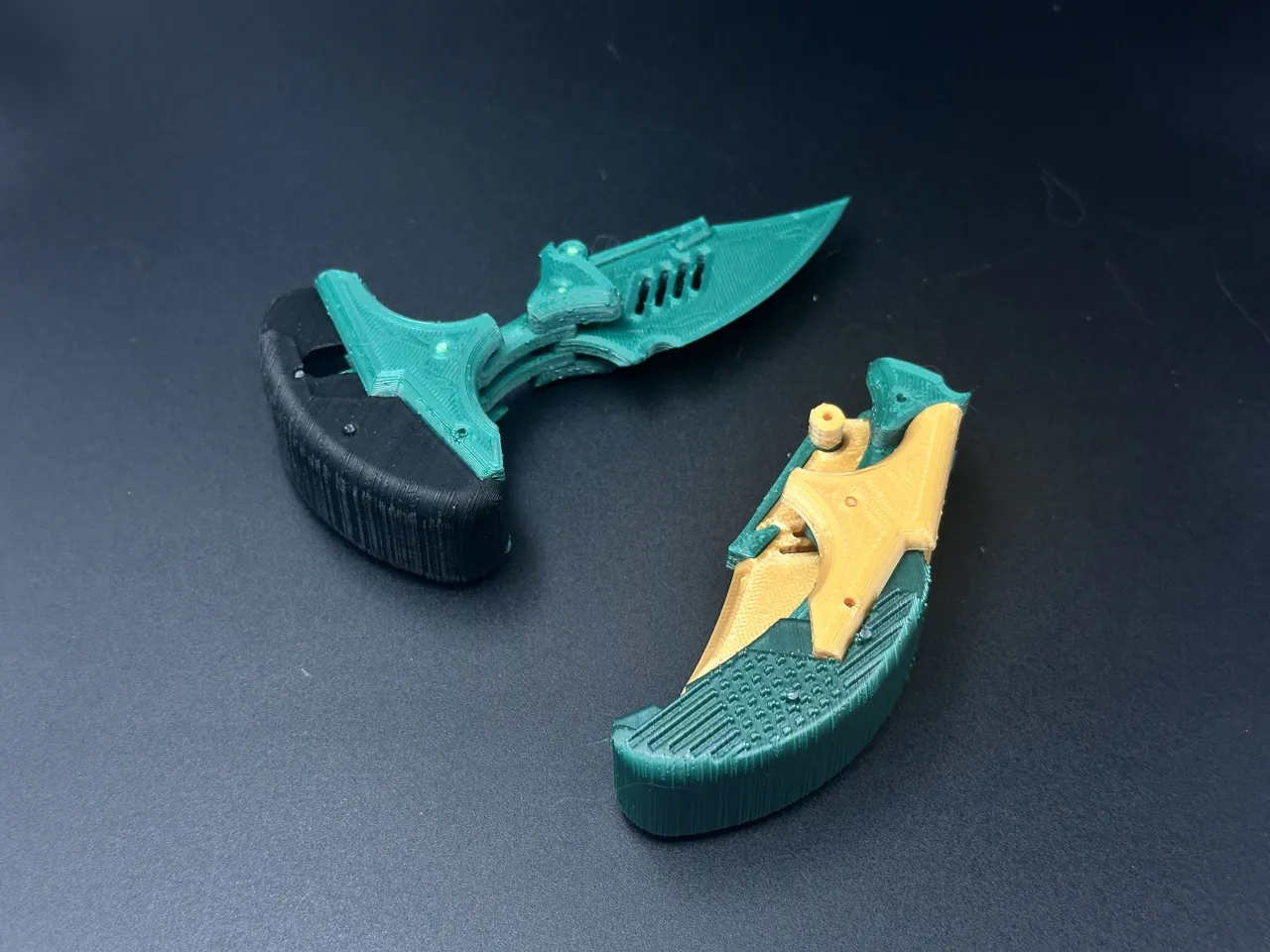 Folding knife can transform into a short bayonet view 3