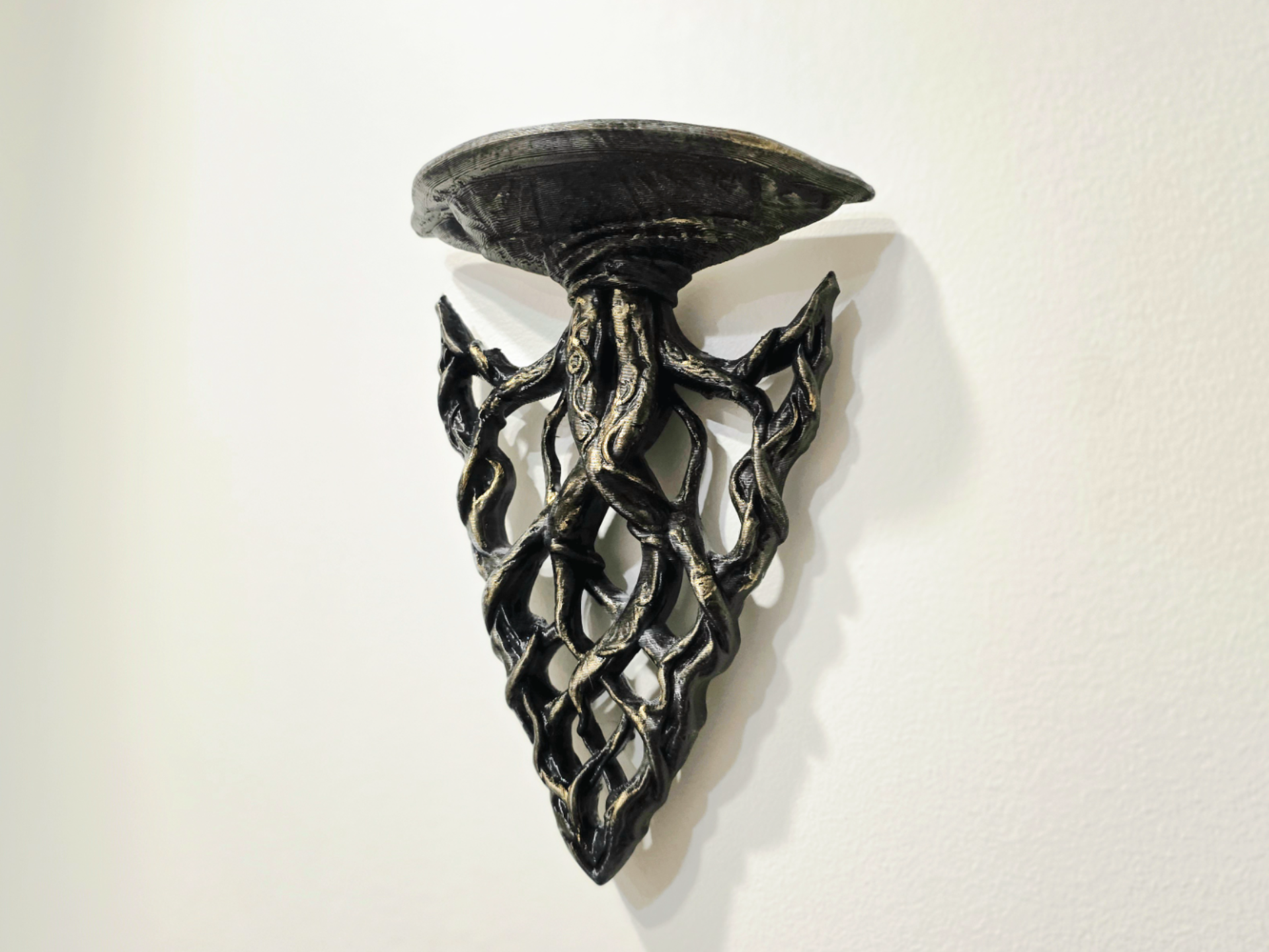 Elegant Arrowhead Wall Hang Shelf