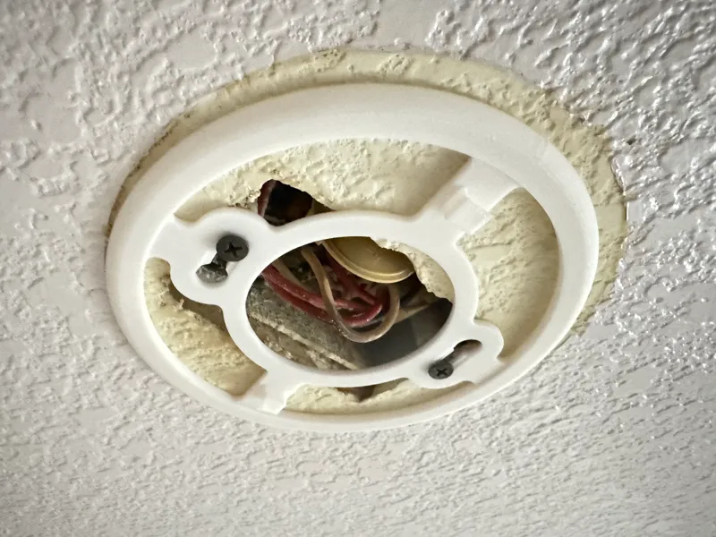 Smoke Alarm Mount + Cover Plate