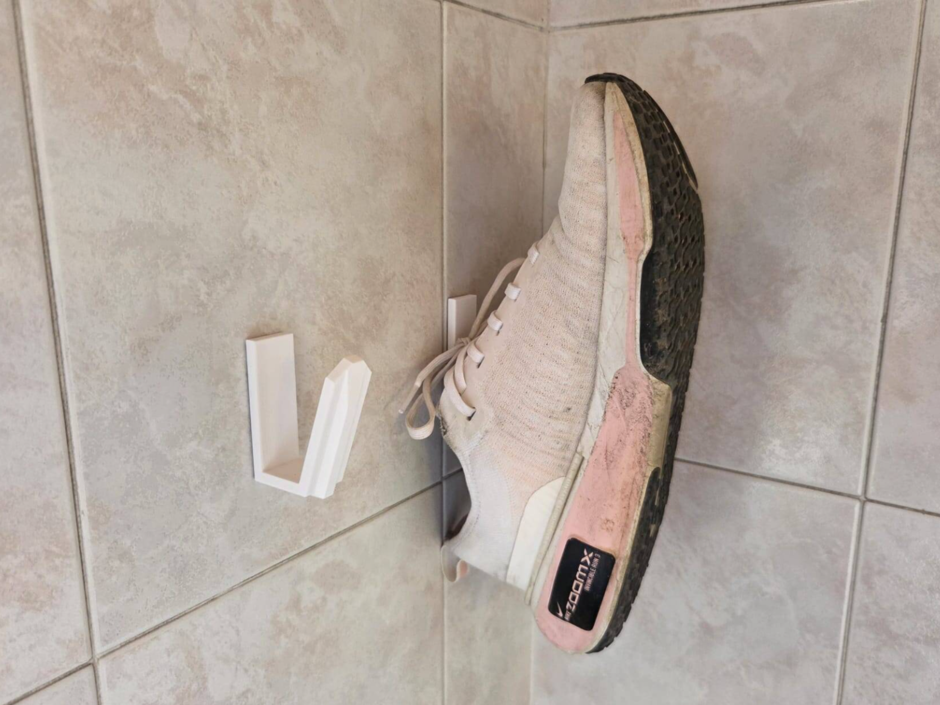 Miniatura 1 do modelo 3D Space-Saving Shoe Organizer Hook