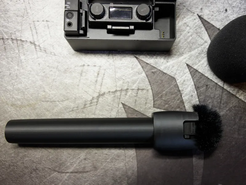 HOLLYLAND Lark 150 Handheld Microphone Handle