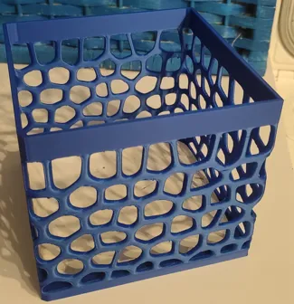 voronoi-style vase/container