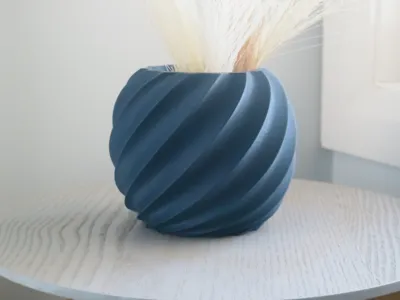 Circular Spiral Vase