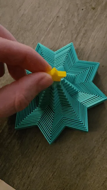 Christmas Tree Expanding Fidget view 4