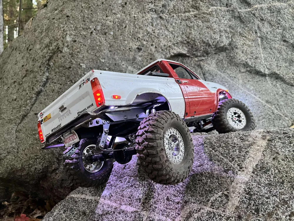 RC4WD 1982 Toyota Rock Light Halterungen von BK Custom Fab MakerWorld ...