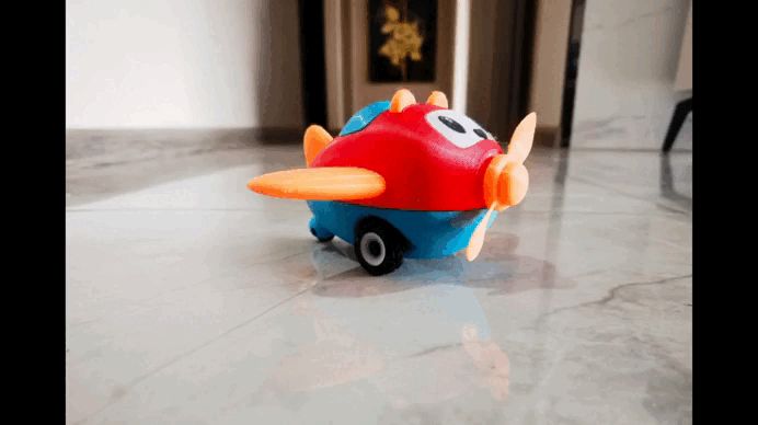 小熊回力飞机