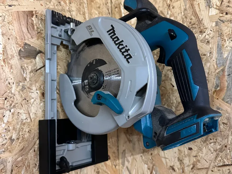 Makita DHS680 Wandhalter