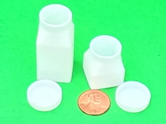 Small container bottle with snap lid