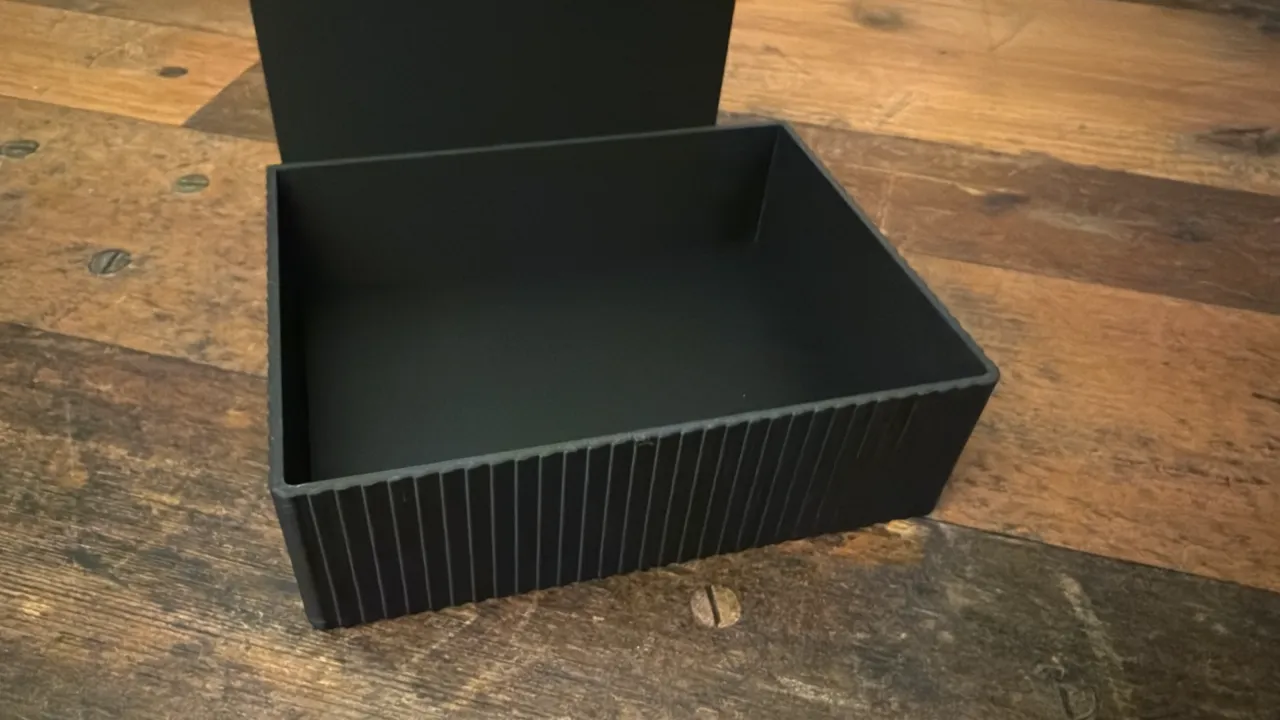 Hinged Box With Lid (print in place) view 2