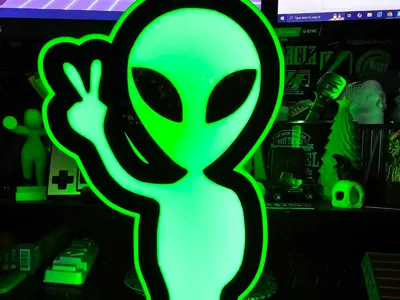 Alien Peace lightbox