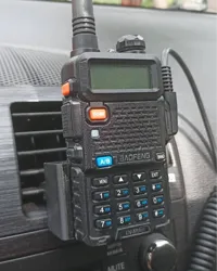 Support voiture pour talkie-walkie Baofeng UV5R — photo 2