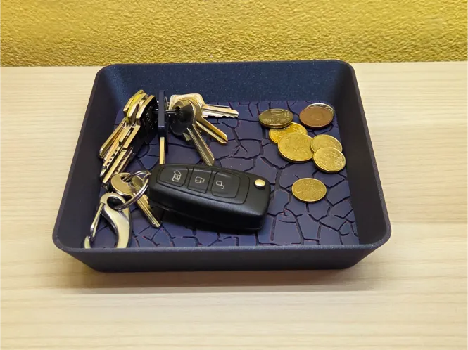 Empty pockets in mainland style