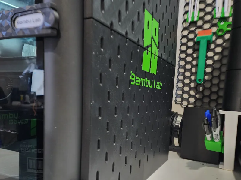 Full Skadis Wall for X1/P1 Series with Logo