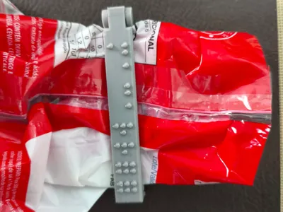 Food clip with Braille identification