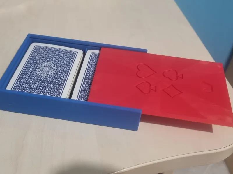 Contenitore per carte da gioco