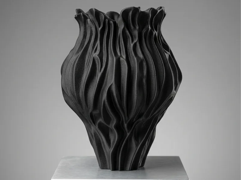 ShadowFlow Vase – Organic Flowing Decorative Vase