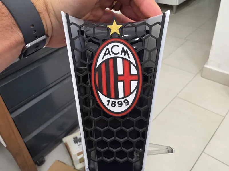PS5 Front Skin rossonero scudo multicolore