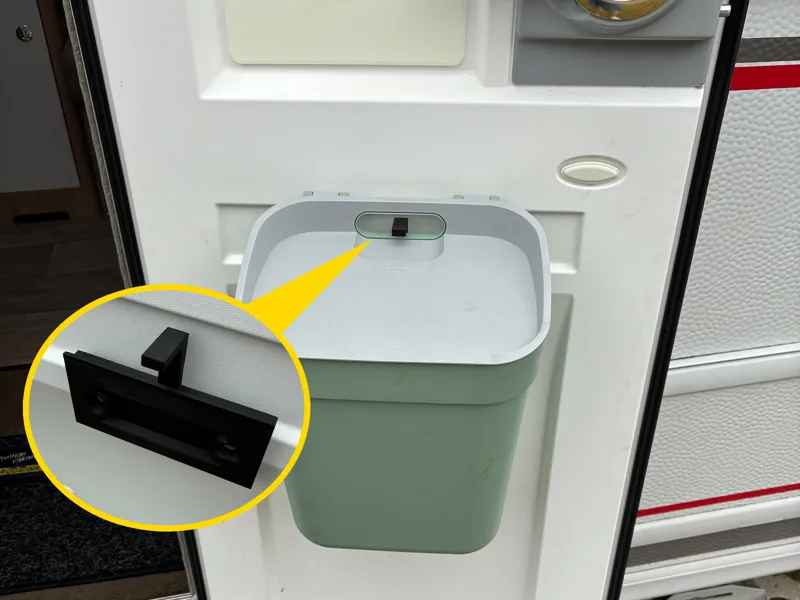 Caravan Curver Ready to Collect Bin Holding Clip