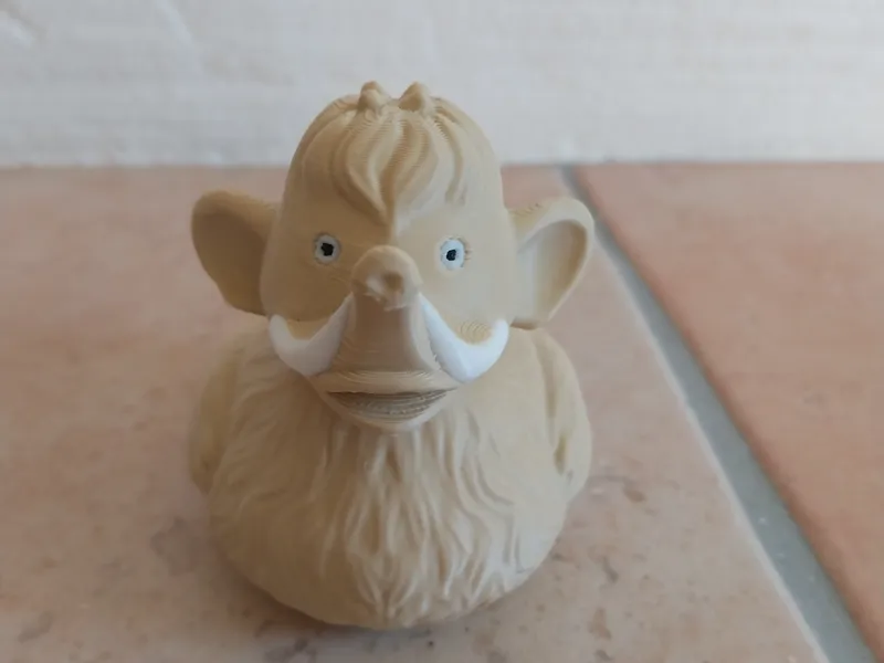 Fabeltier aus Elefant, Mamut und Ente 