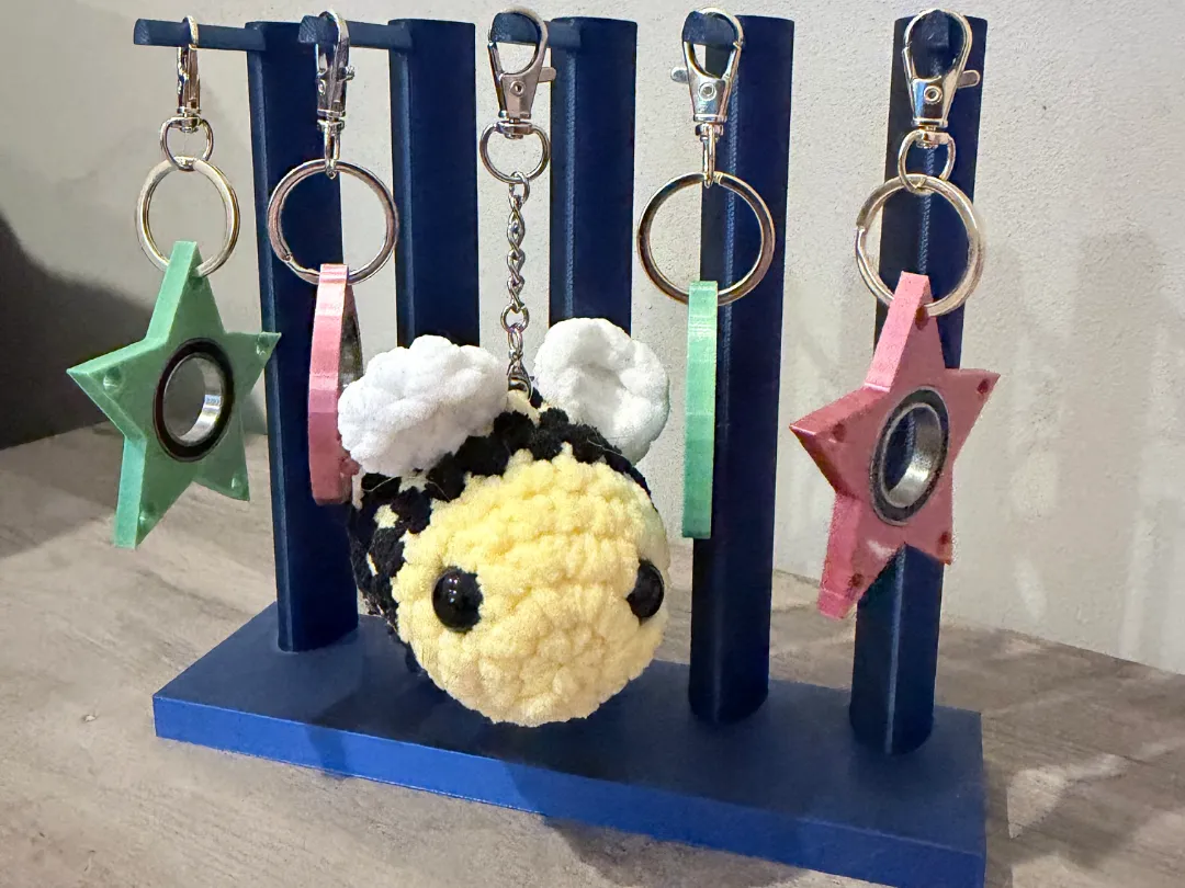 Simple Keychain Display - Free 3D Print Model - MakerWorld