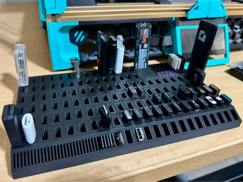 Ultimate USB Holder 
