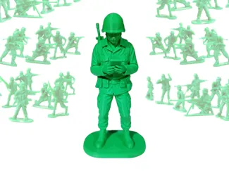 Distracted Toy Soldier_albericomaker