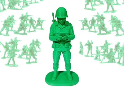 Distracted Toy Soldier_albericomaker