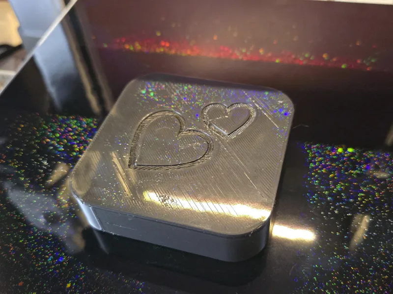Case with heart detail lid