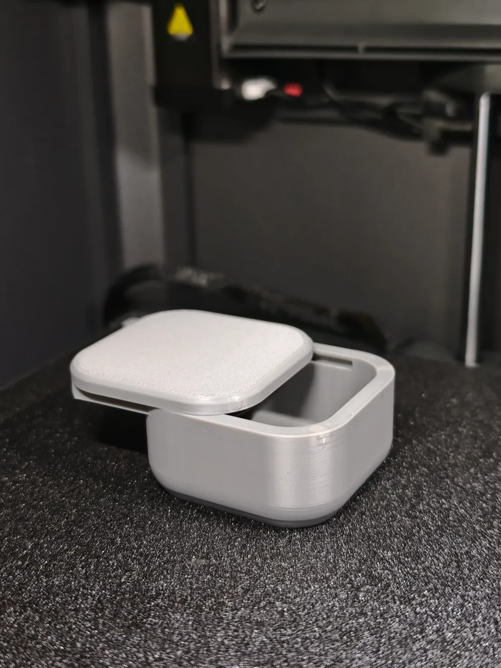 Box with magnets inside 4mmx3mm - Free 3D Print Model - MakerWorld