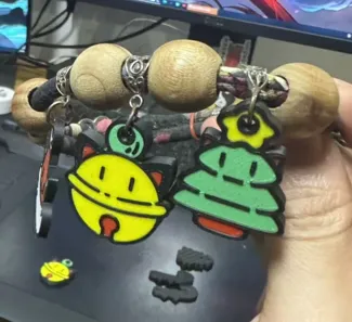 圣诞小铃铛和圣诞树小挂件
