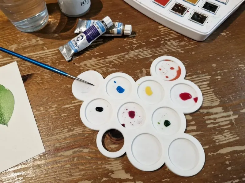 Modern Color Mixing Palette with brush holder