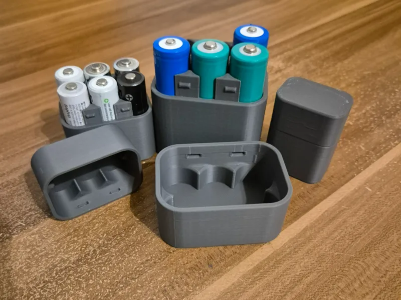 Case for 6 AAA, AA or 18650 batteries