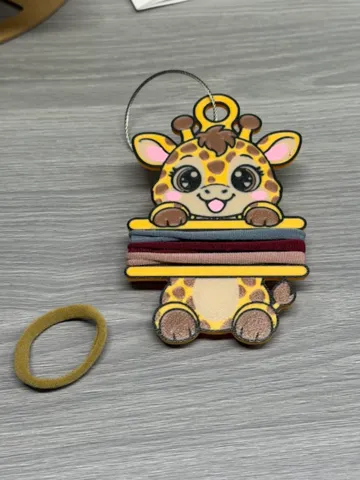 Accesorio para sujetar ligas de cabello: Giraffe Hair Tie Holder Keychain — vista de referencia 2