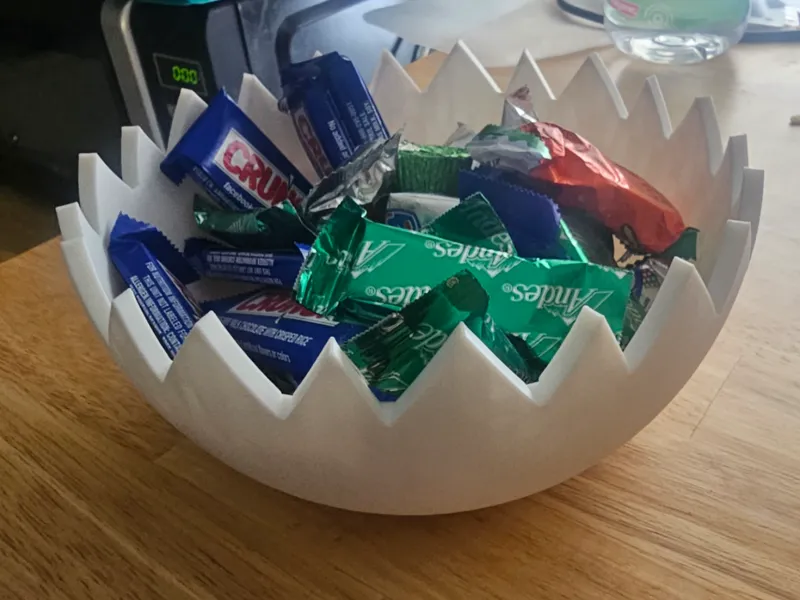 Cracked Egg bowl - Perfect for easter