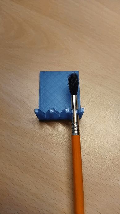 Pinselhalter mit Abtropfschutz