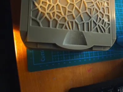 Voronoi Box with lockable slide-in cover