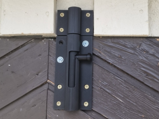 Door/fence lock bolt heavy duty