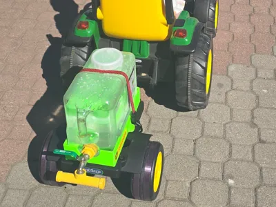 Water tank trailer for peg perego tractor
