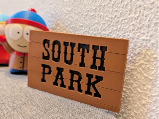 logotipo South Park Estilo Madeira