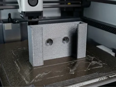 HDMI splitter wall mount