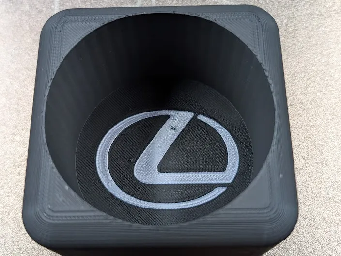 LC 500 drink holder